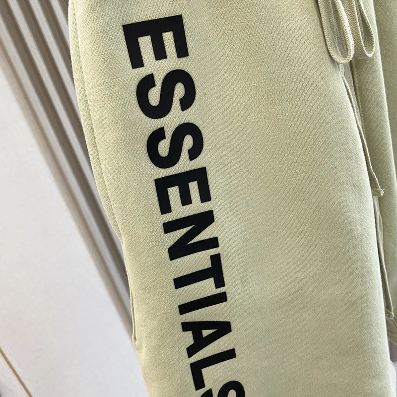 Oversized-Men-Essentials-Shorts-Silicone-Letter-Printed-Shorts-High-Street-Casual-Men-and-Women-Hip-Hop-4